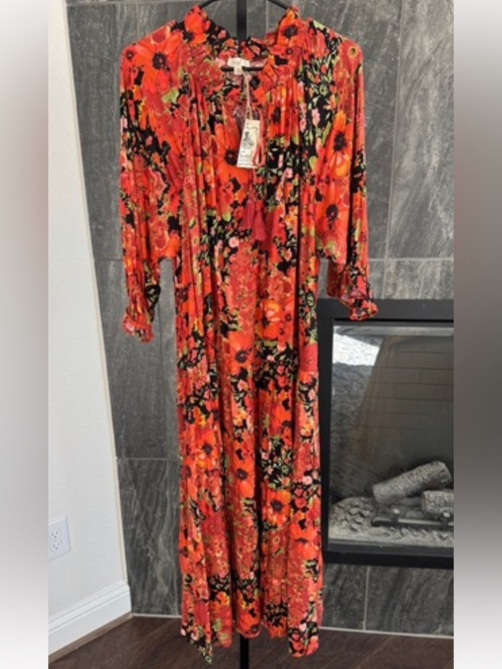 NWOT Small (fits med/large) EASEL brand floral midimaxi dress with ruffle detail
